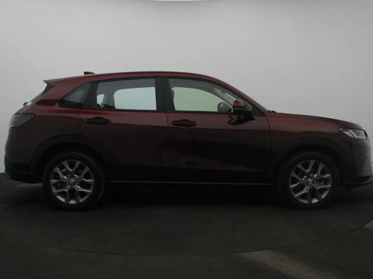 Car image 13