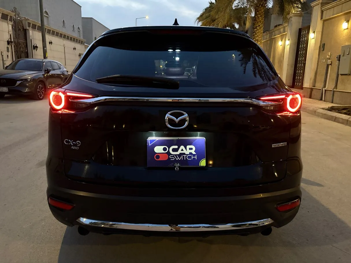 Car image 6