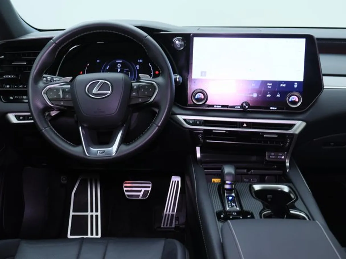 Car image 15