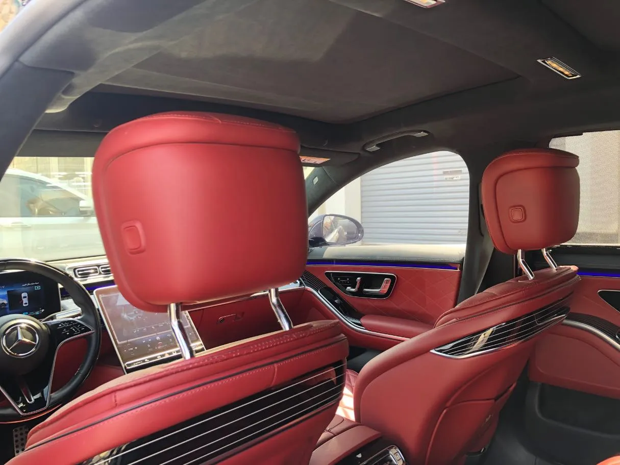 Car image 15