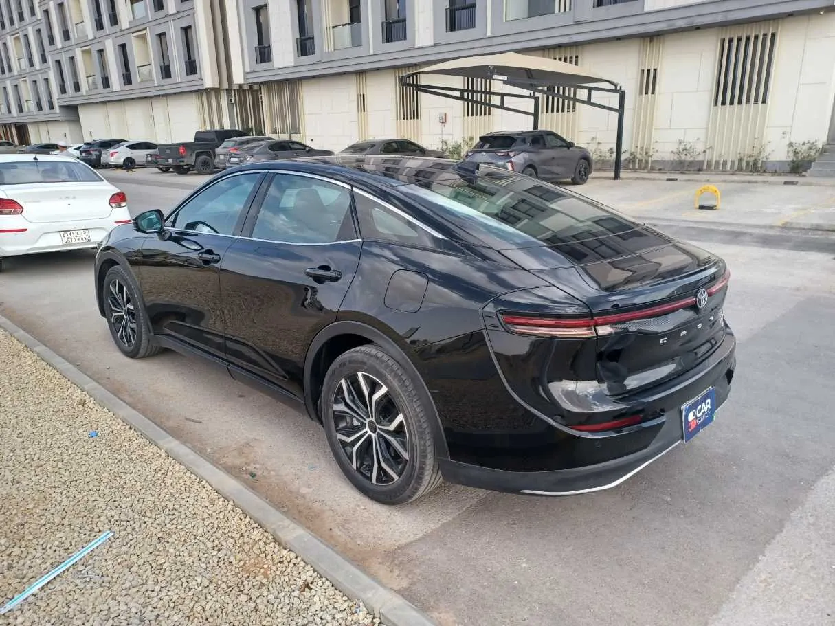 Car image 7