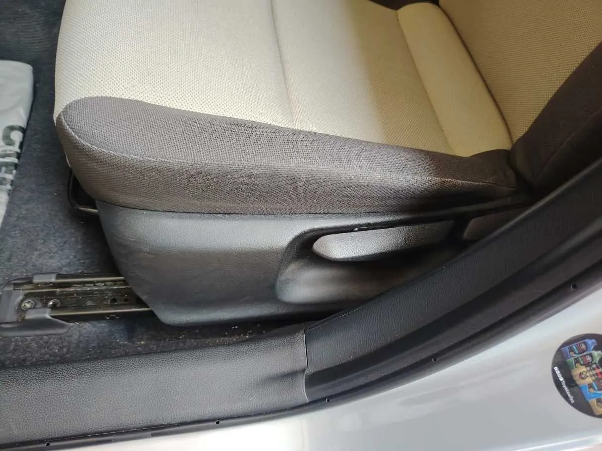 Car image 16