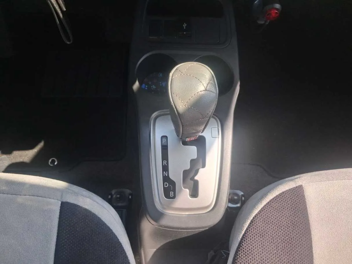 Car image 16