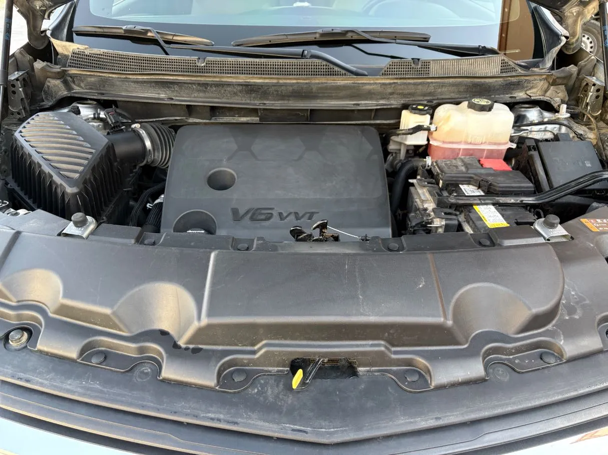 Car image 30