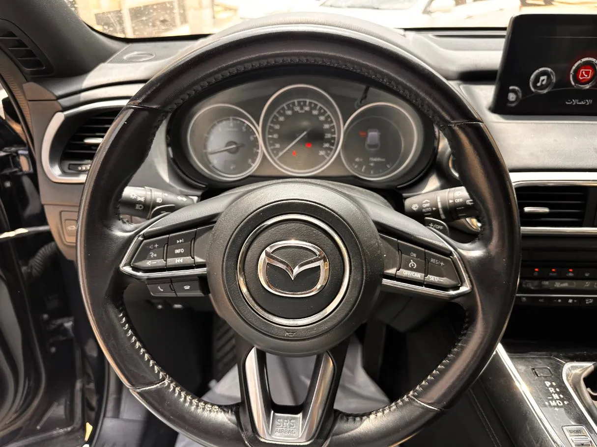 Car image 19