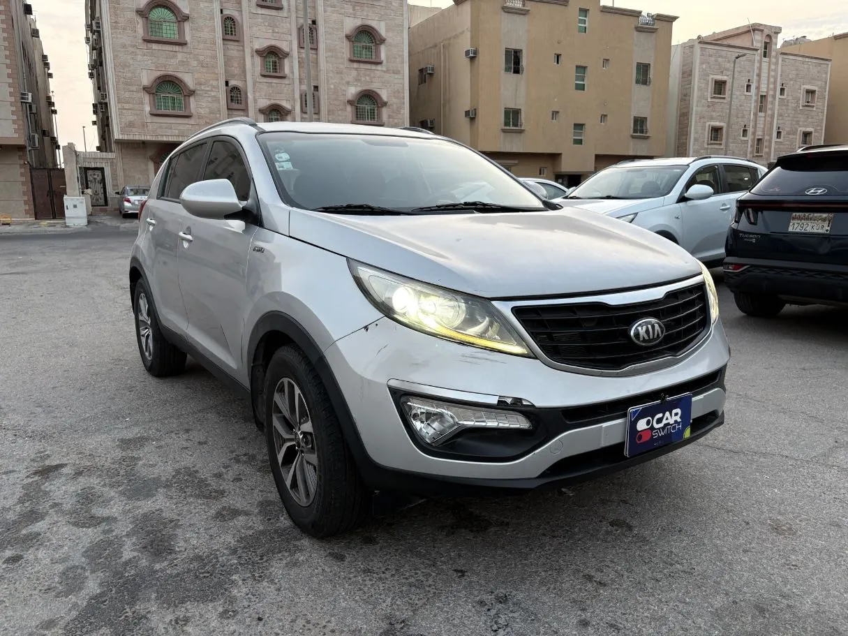 Car image 3