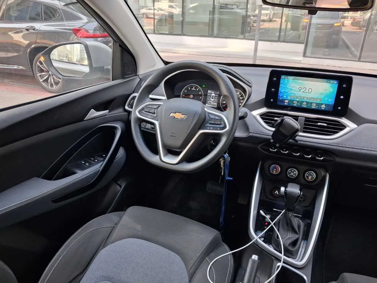 Car image 17