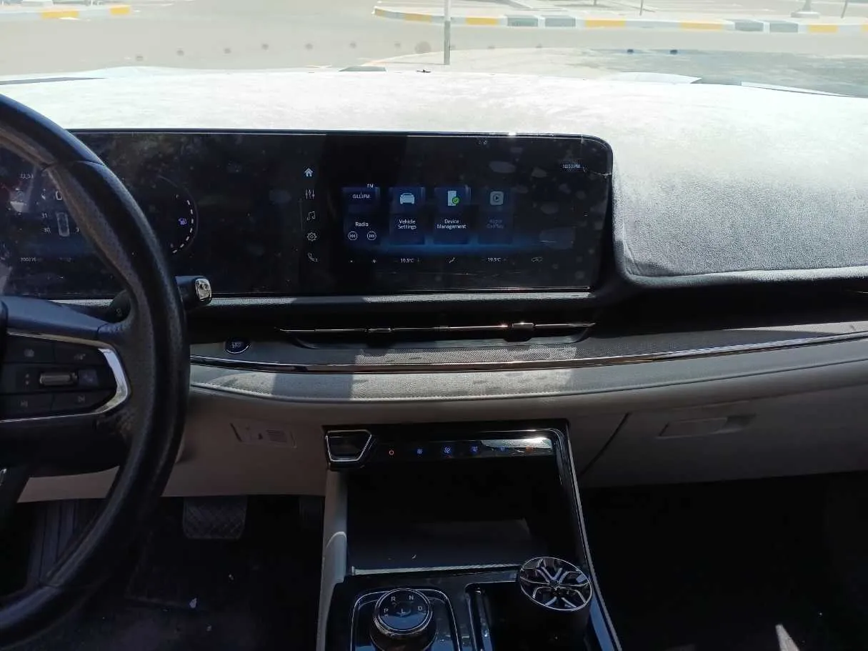 Car image 16