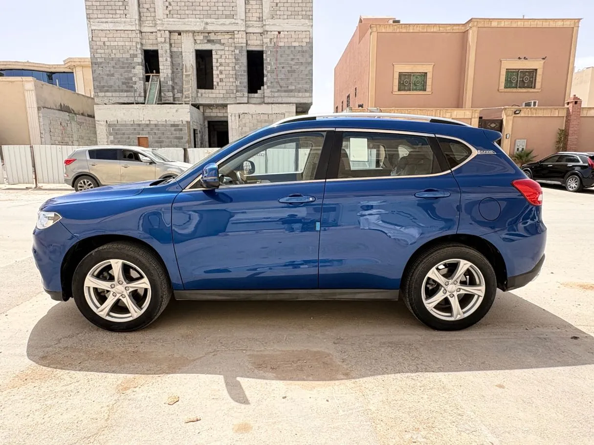 Car image 8