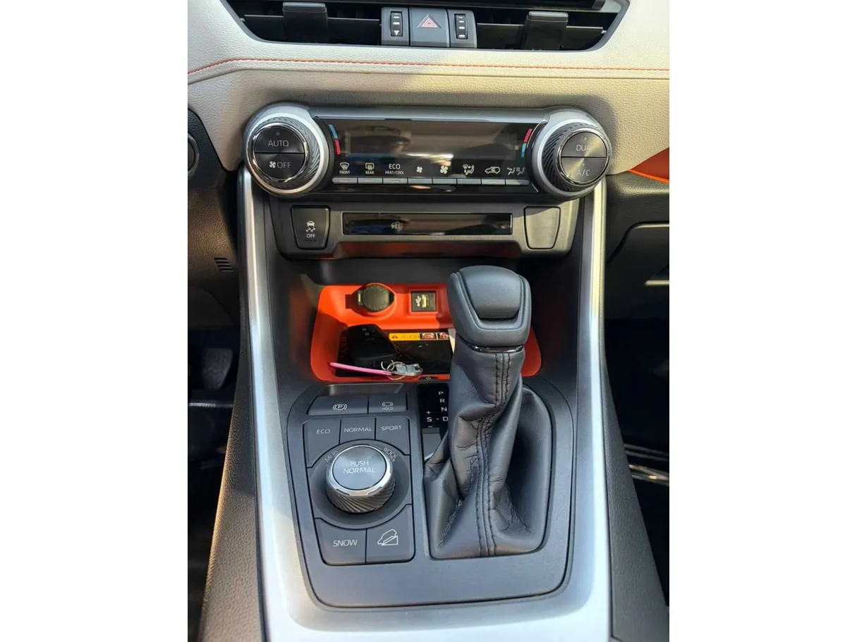 Car image 23