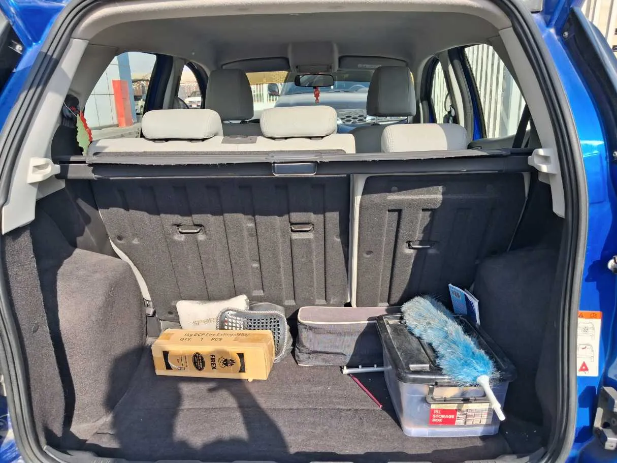 Car image 18