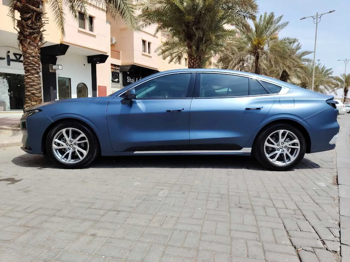 Car image 8