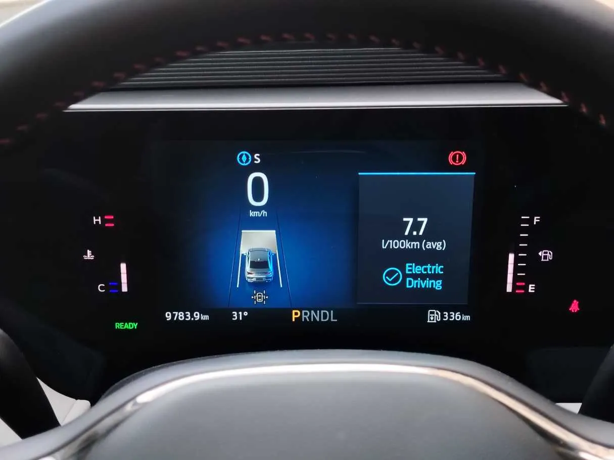 Car image 26
