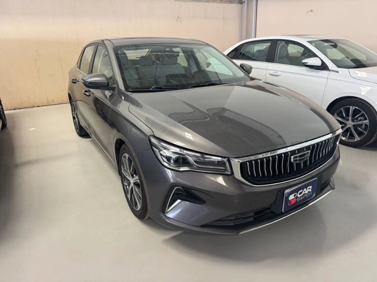 Car image 3