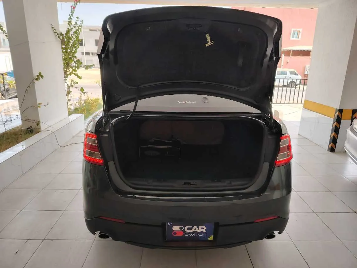 Car image 26