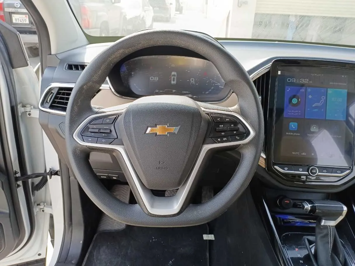 Car image 14