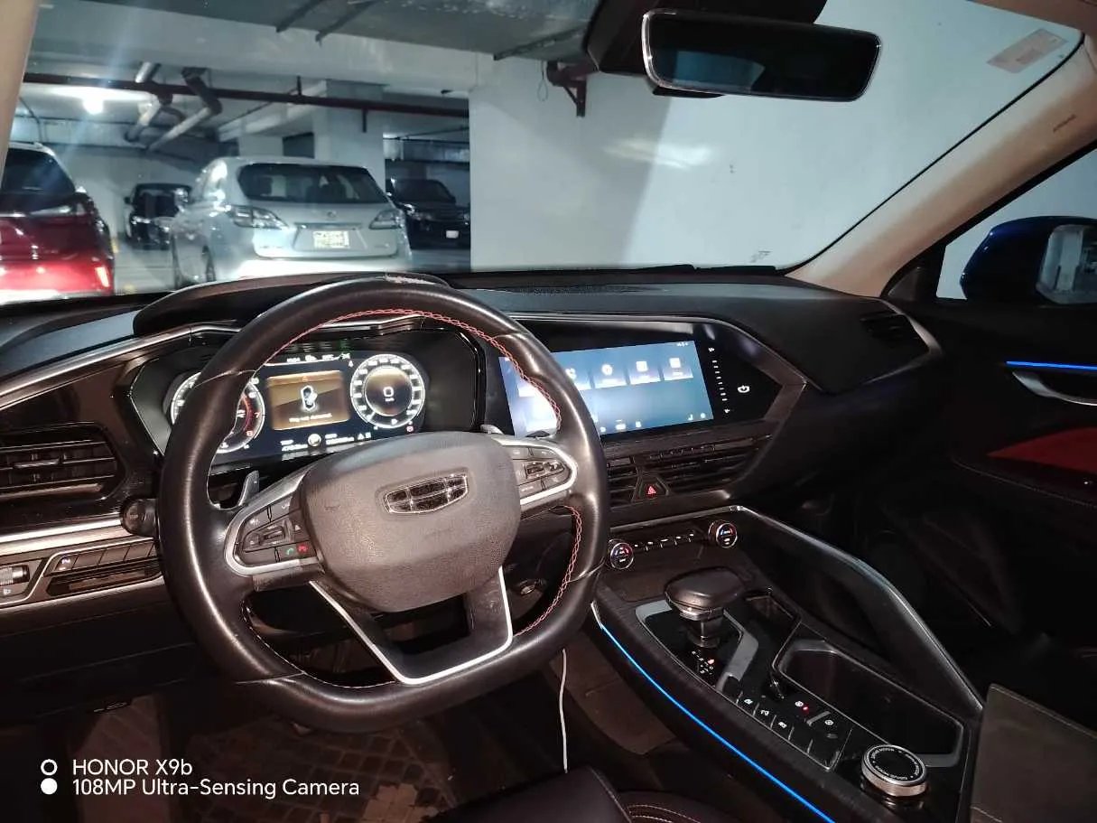 Car image 30