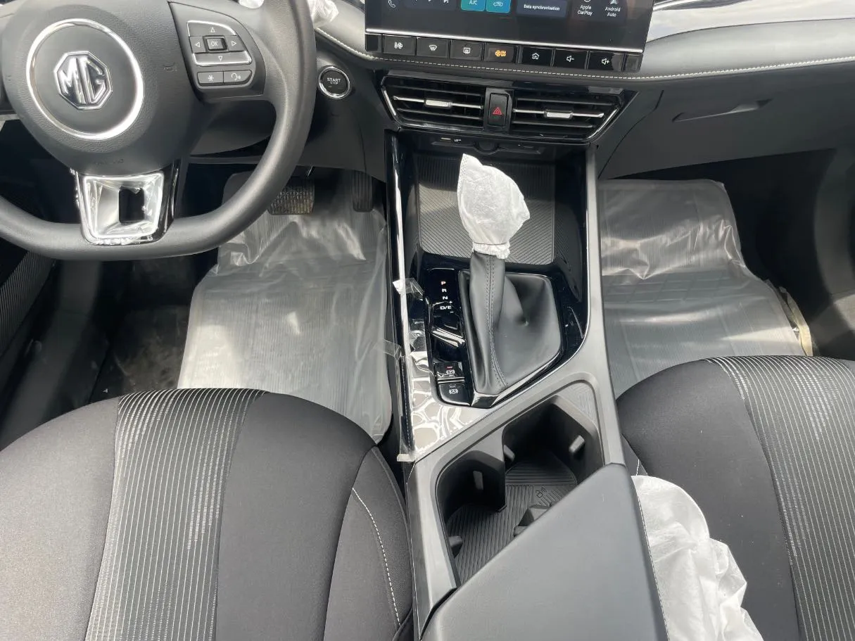 Car image 18