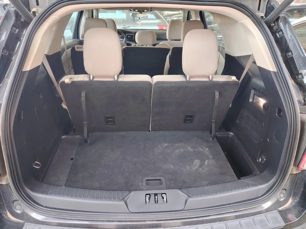Car image 29