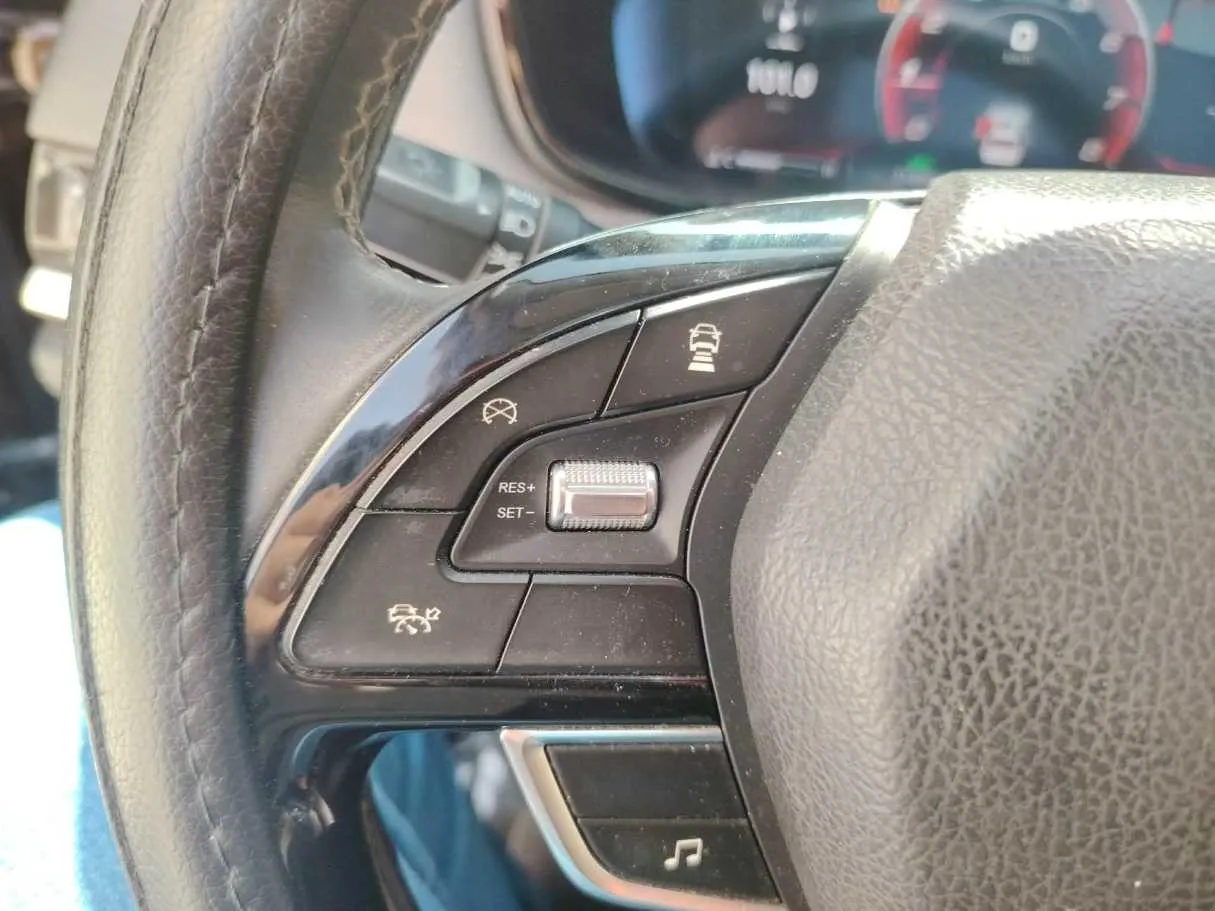 Car image 43