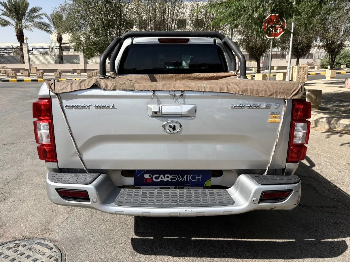 Car image 6