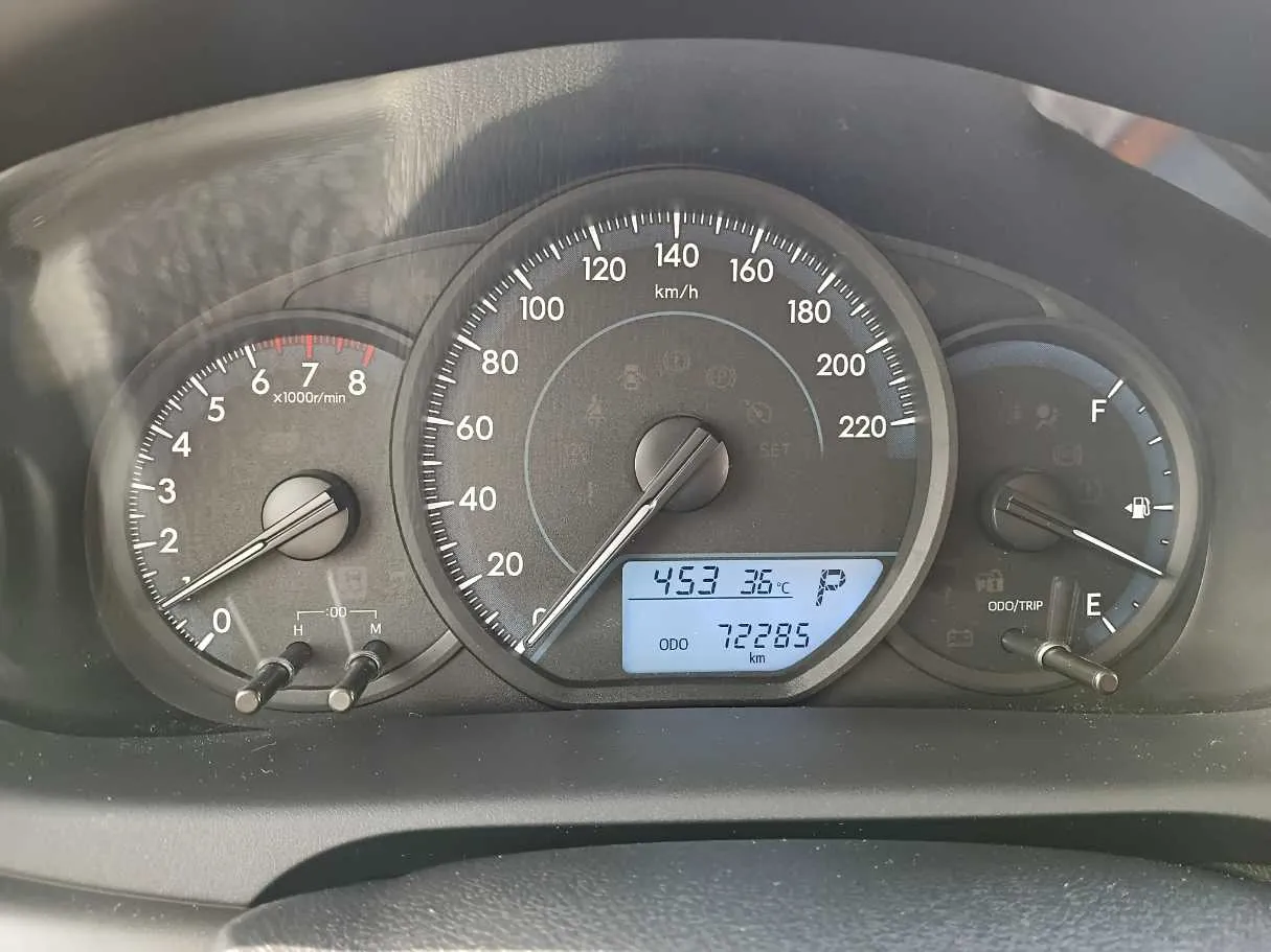 Car image 18