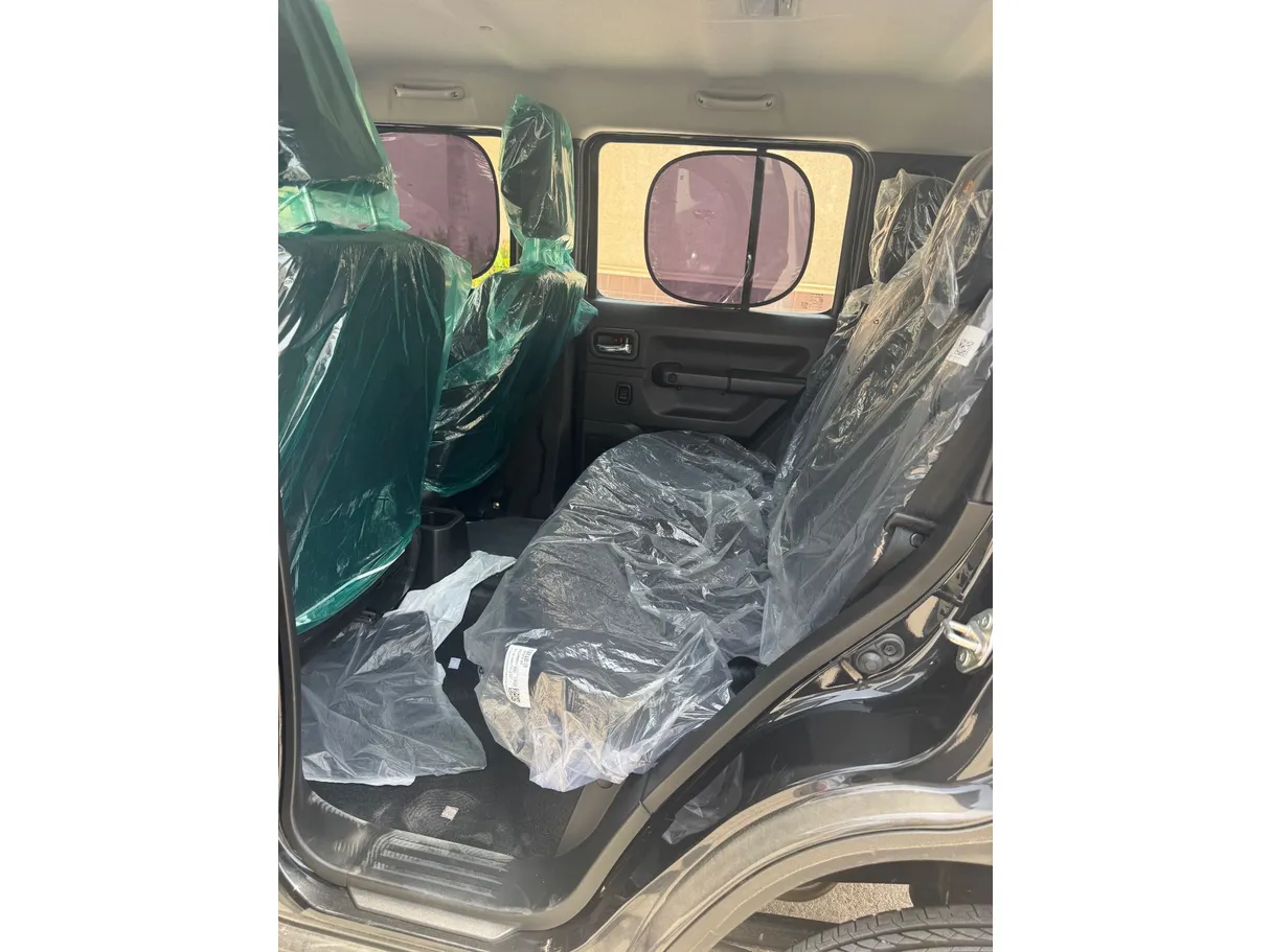 Car image 13