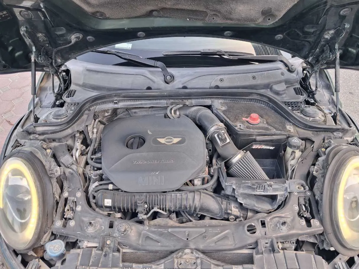 Car image 19