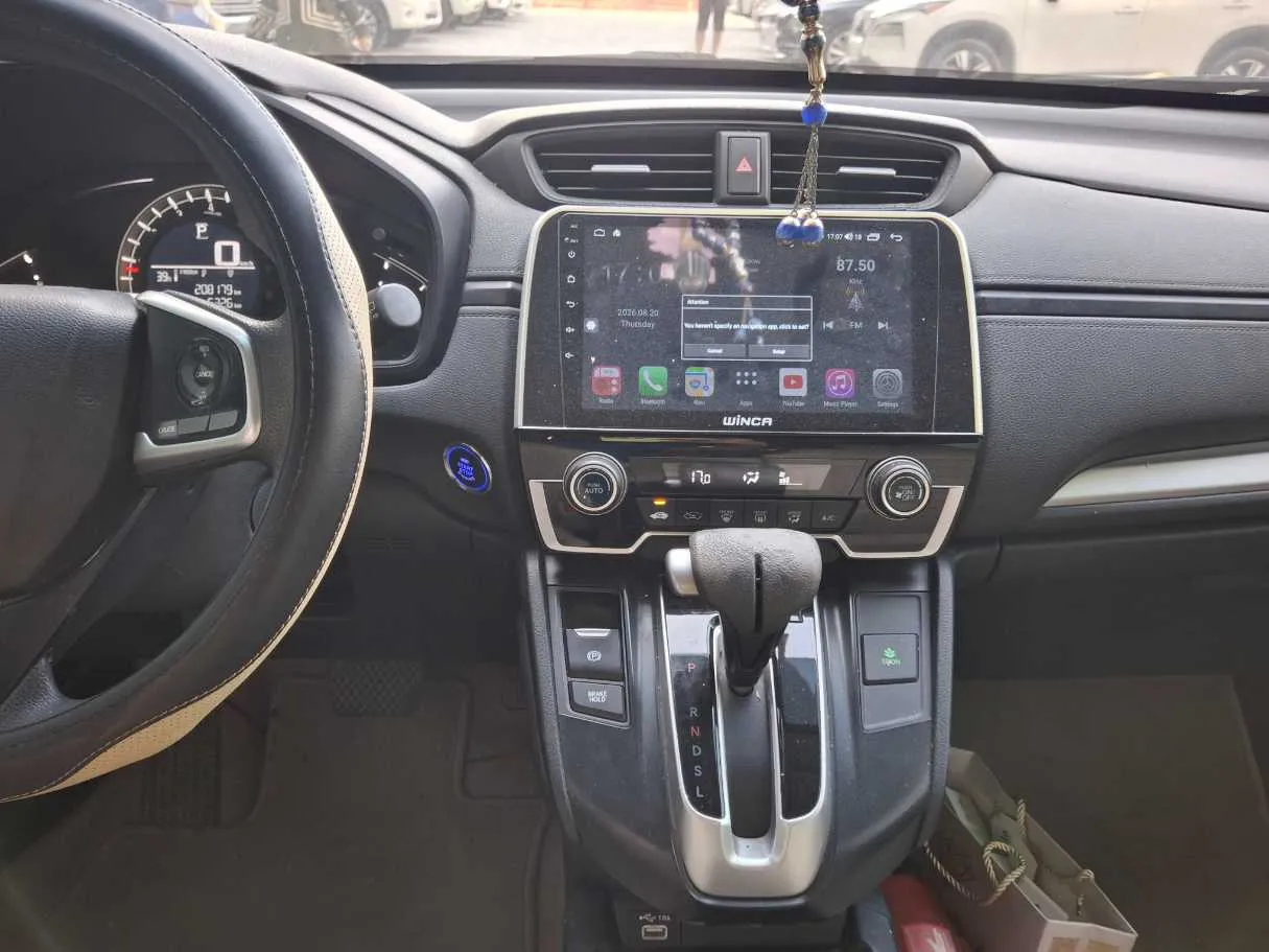 Car image 12