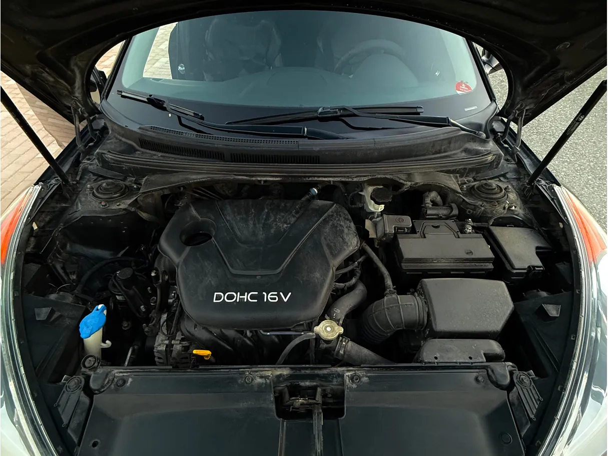 Car image 10