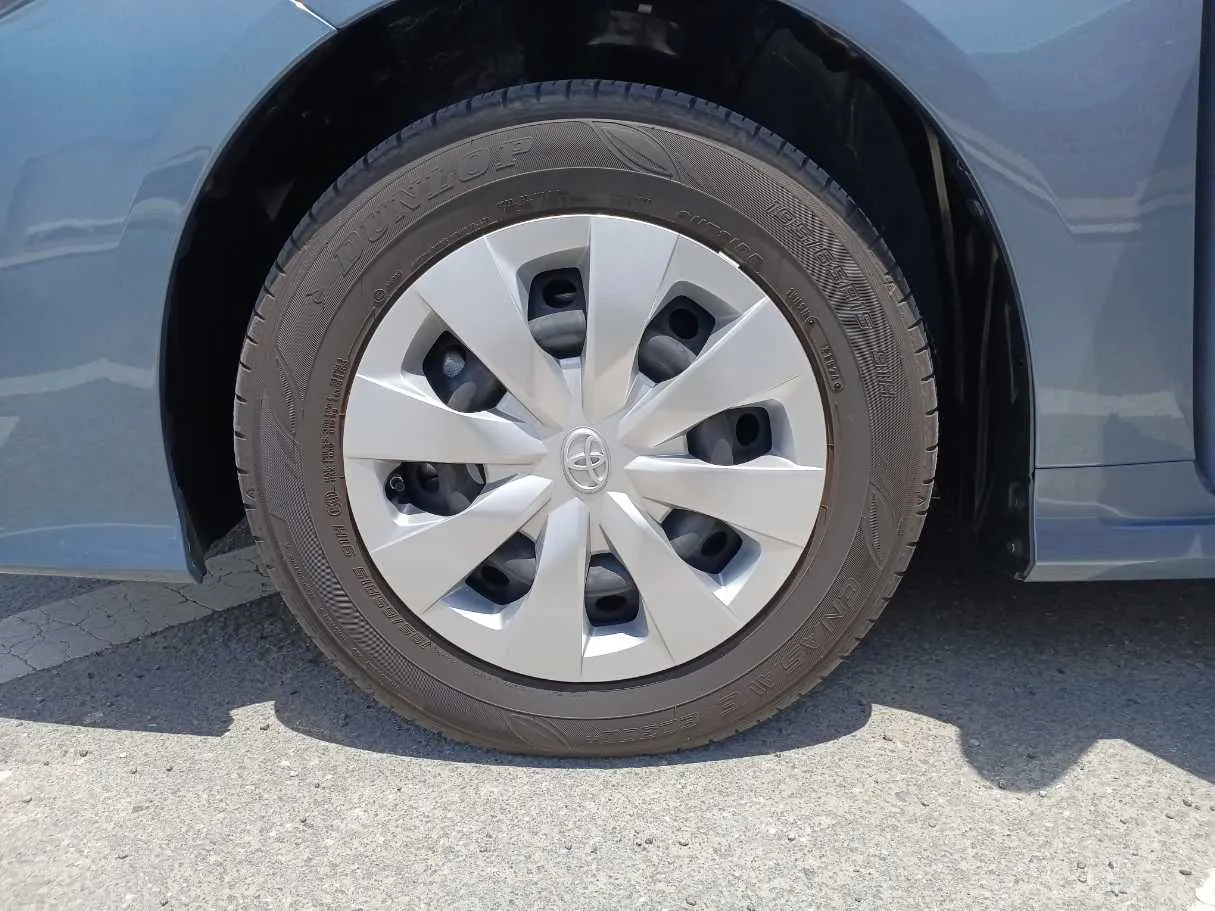 Car image 9