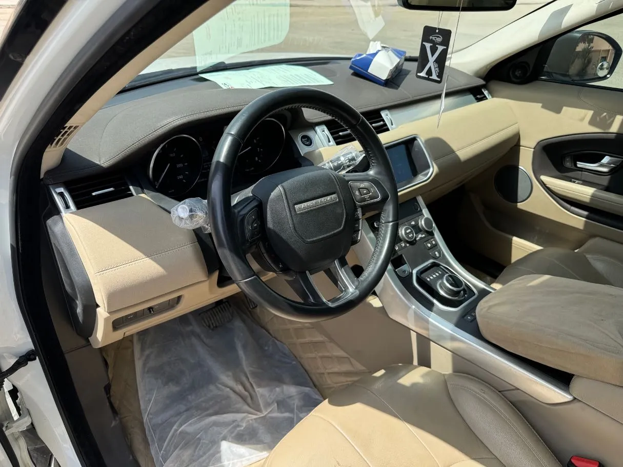 Car image 13