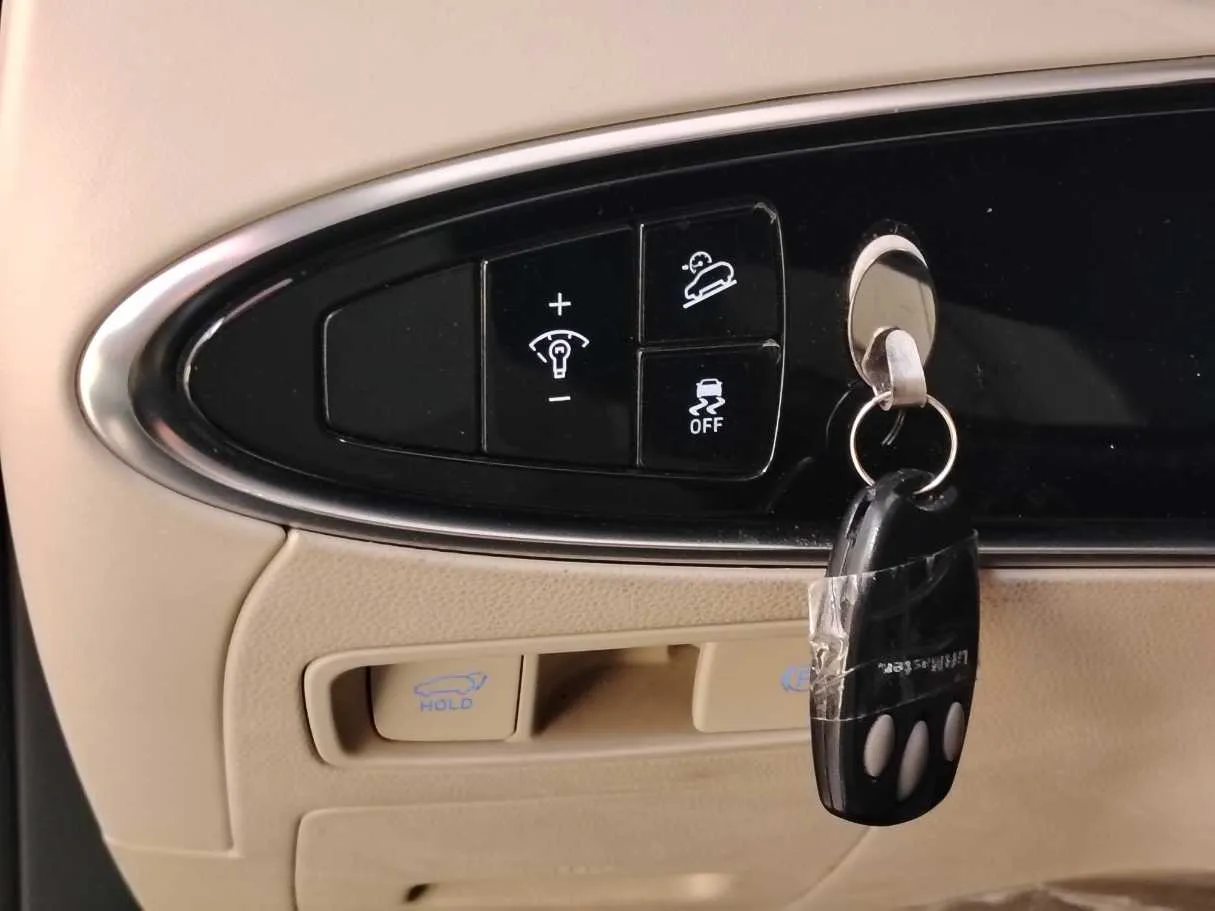 Car image 33