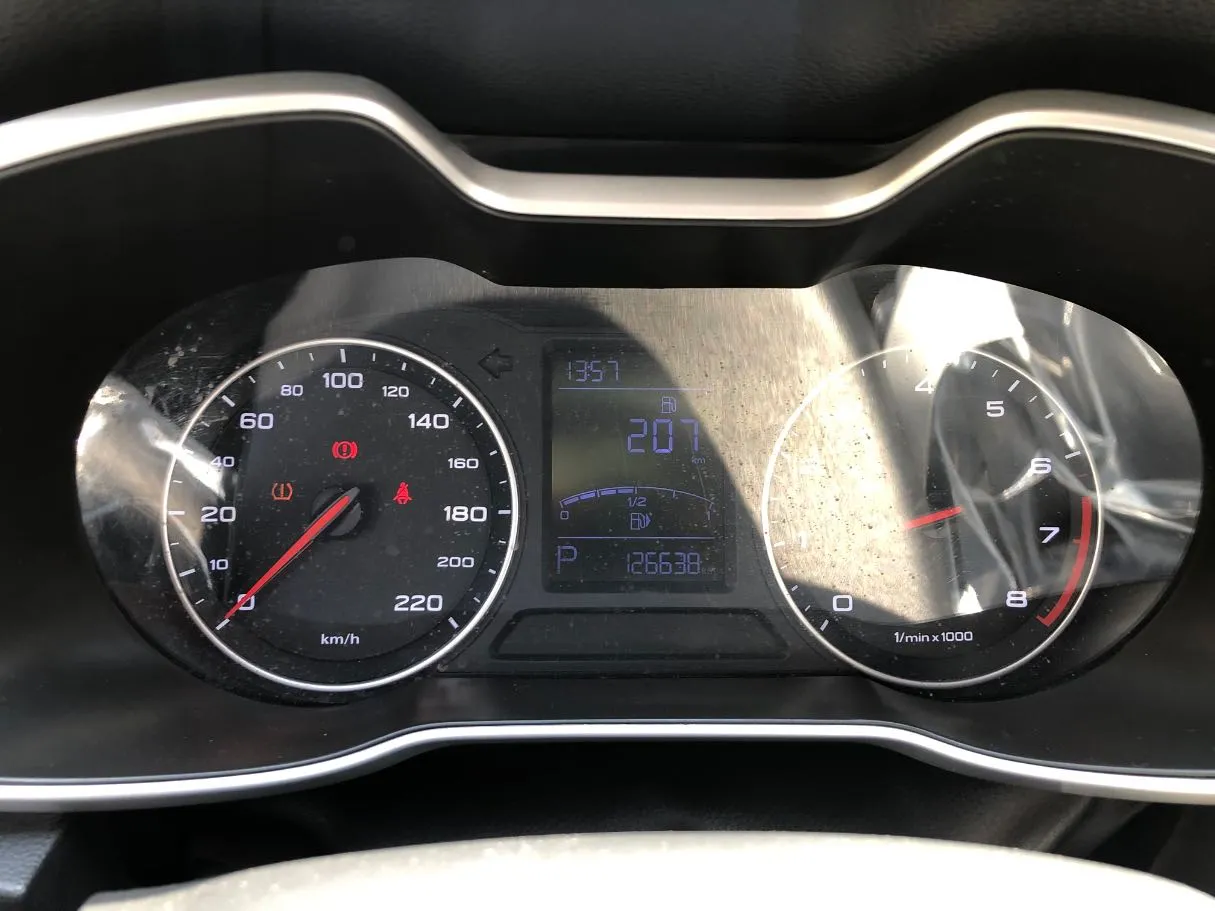 Car image 18
