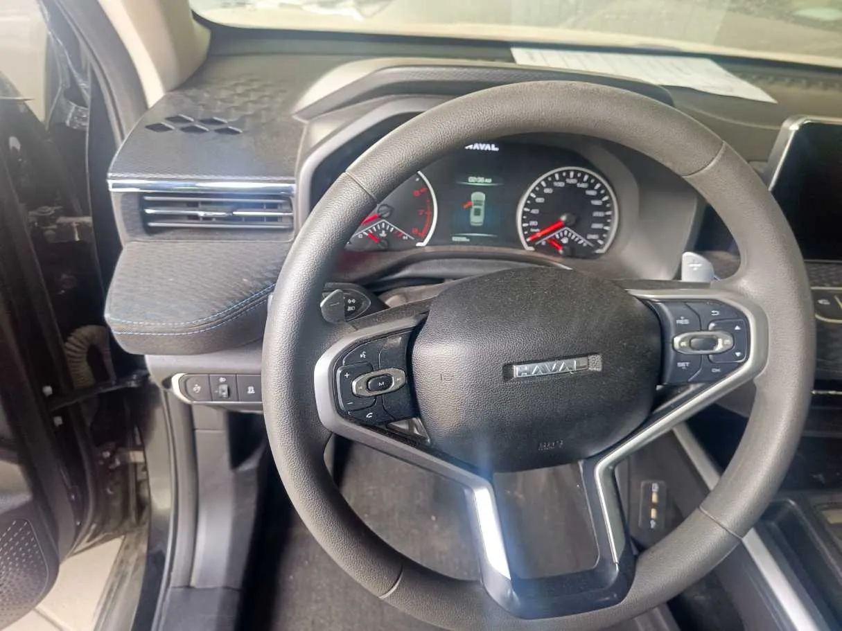 Car image 9
