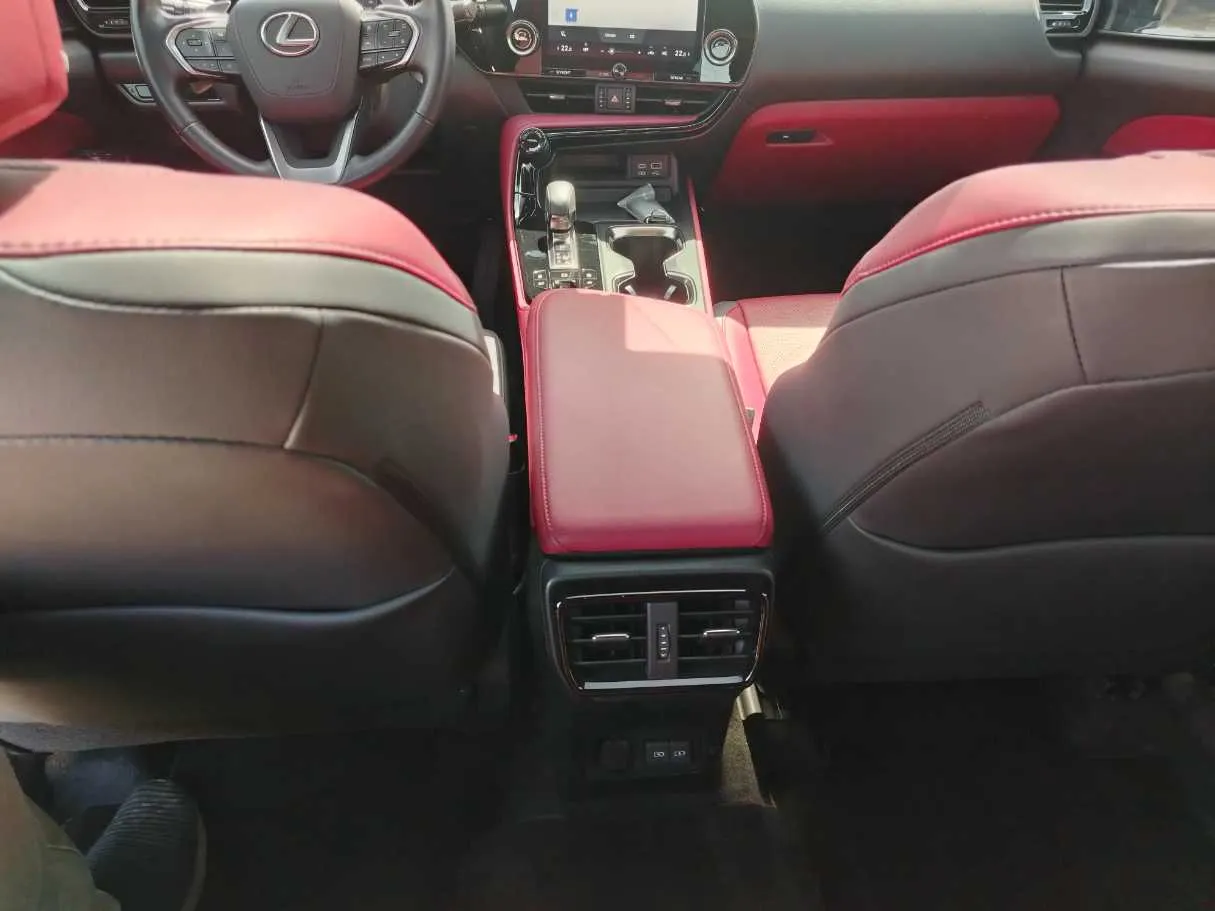 Car image 43