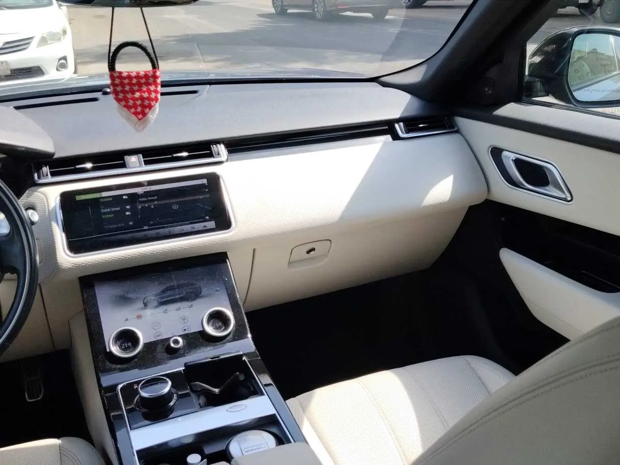 Car image 20