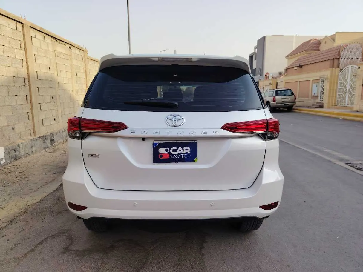 Car image 6