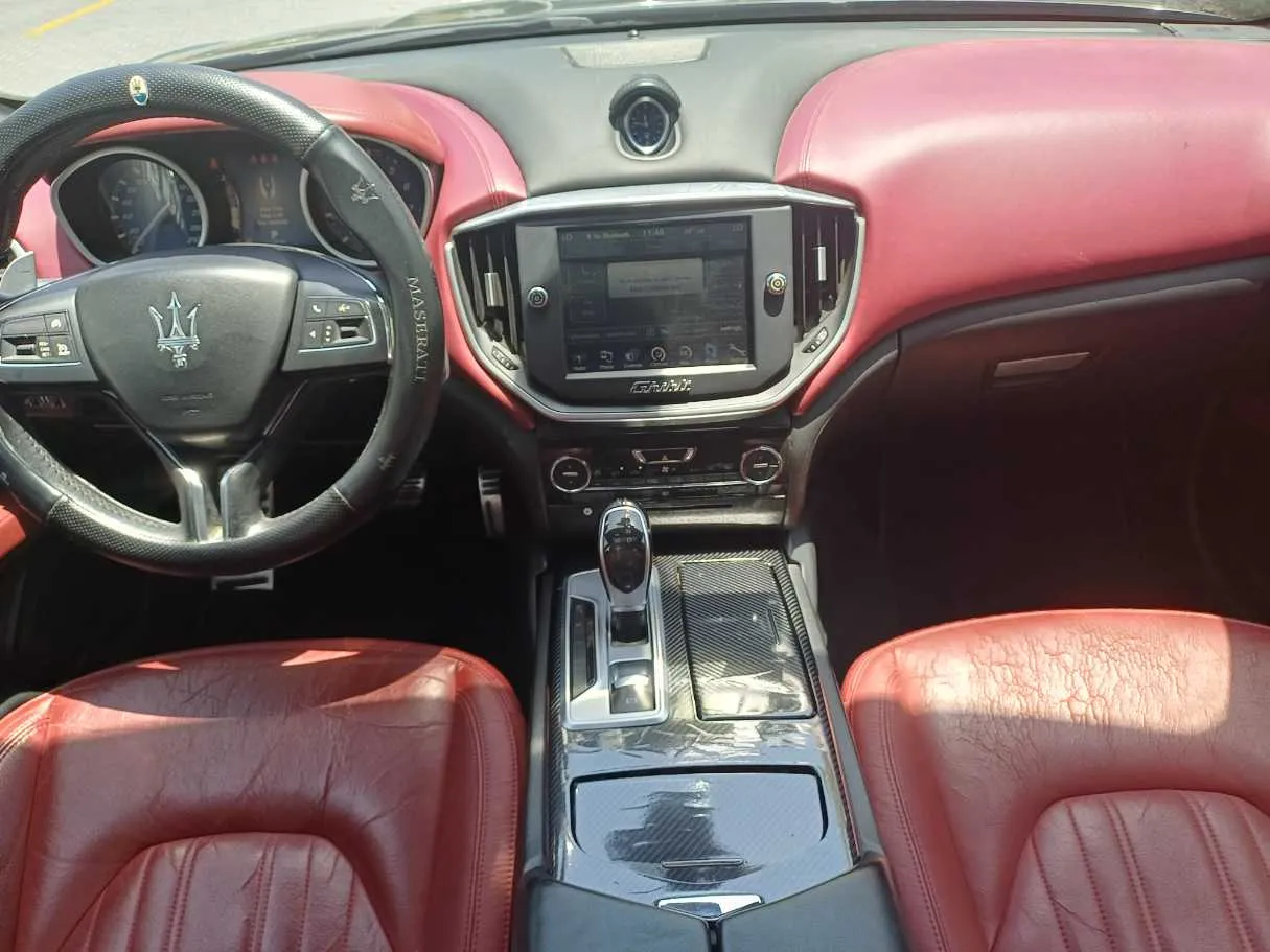 Car image 16
