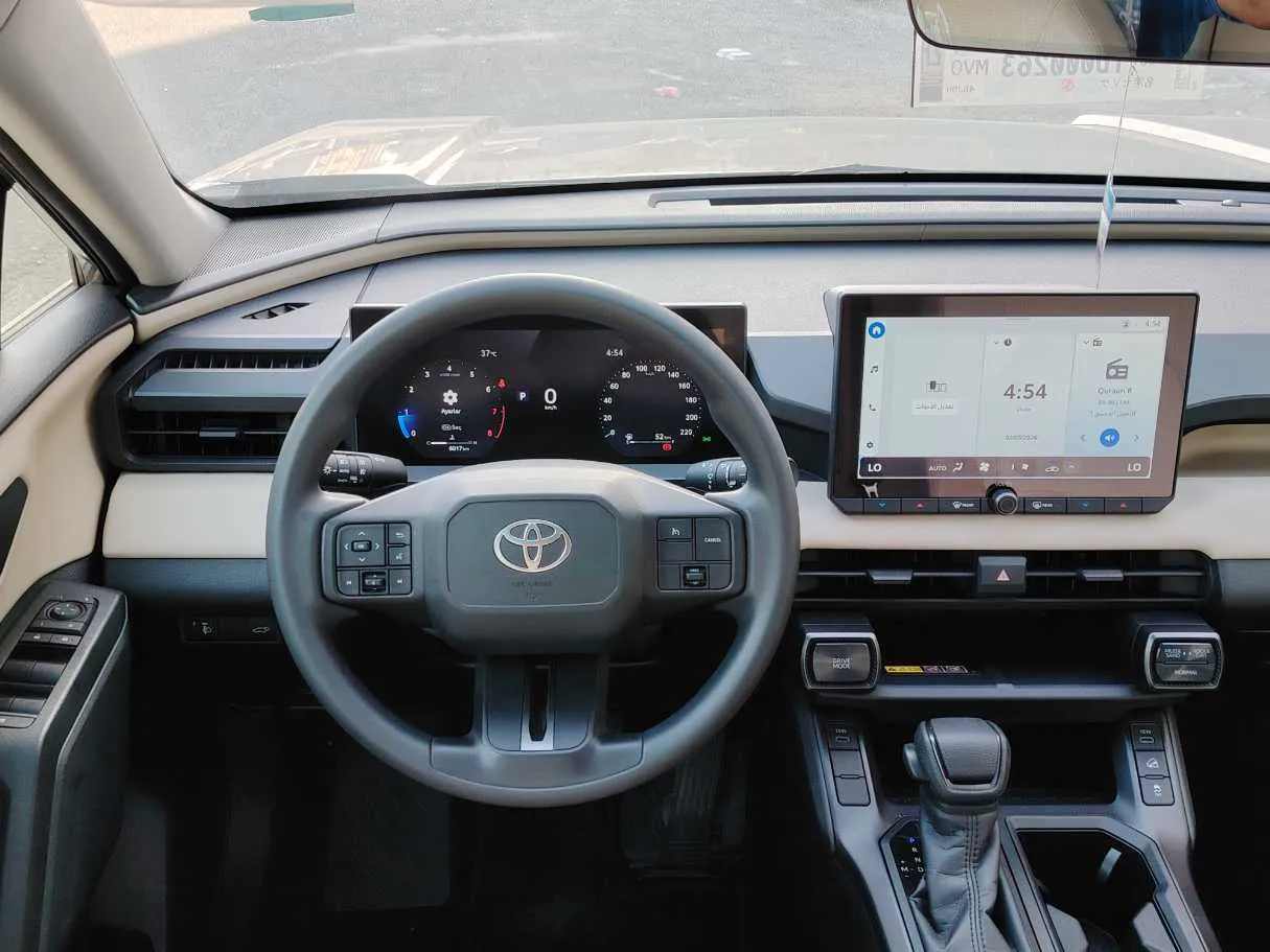 Car image 26