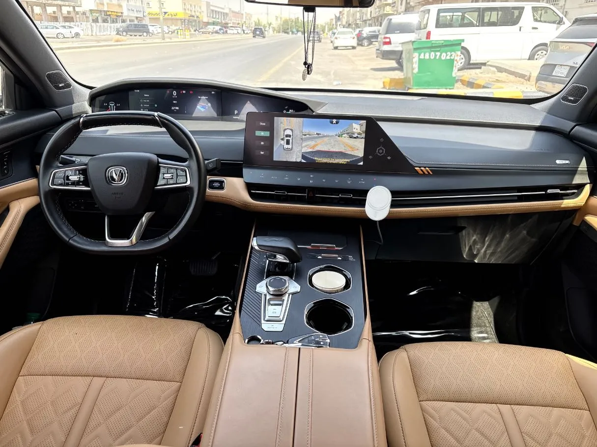 Car image 17