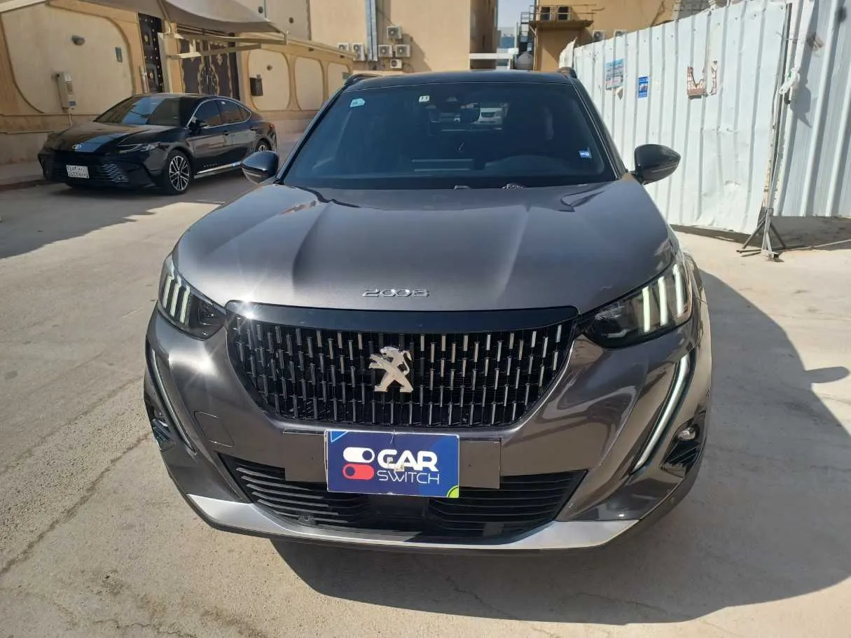 Car image 2