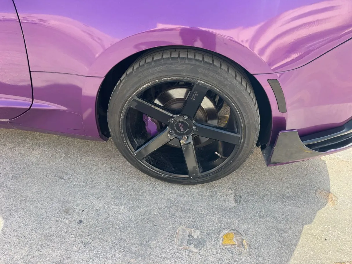 Car image 9
