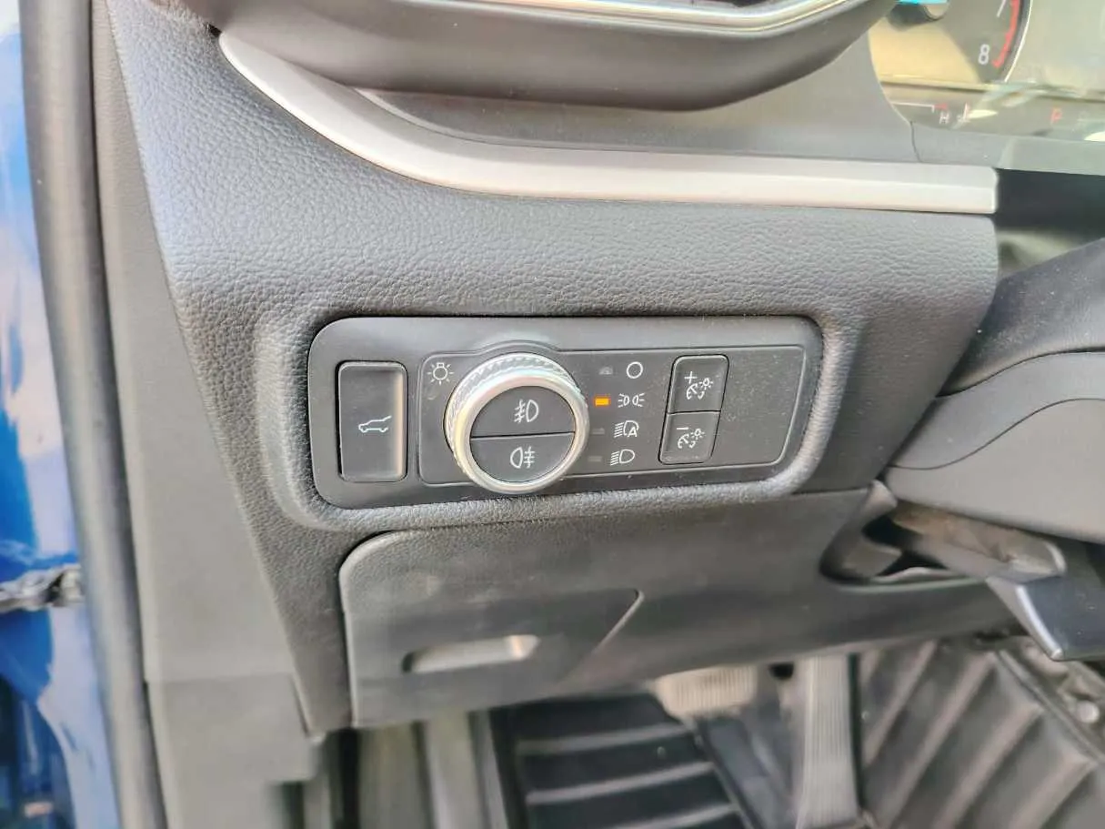 Car image 41