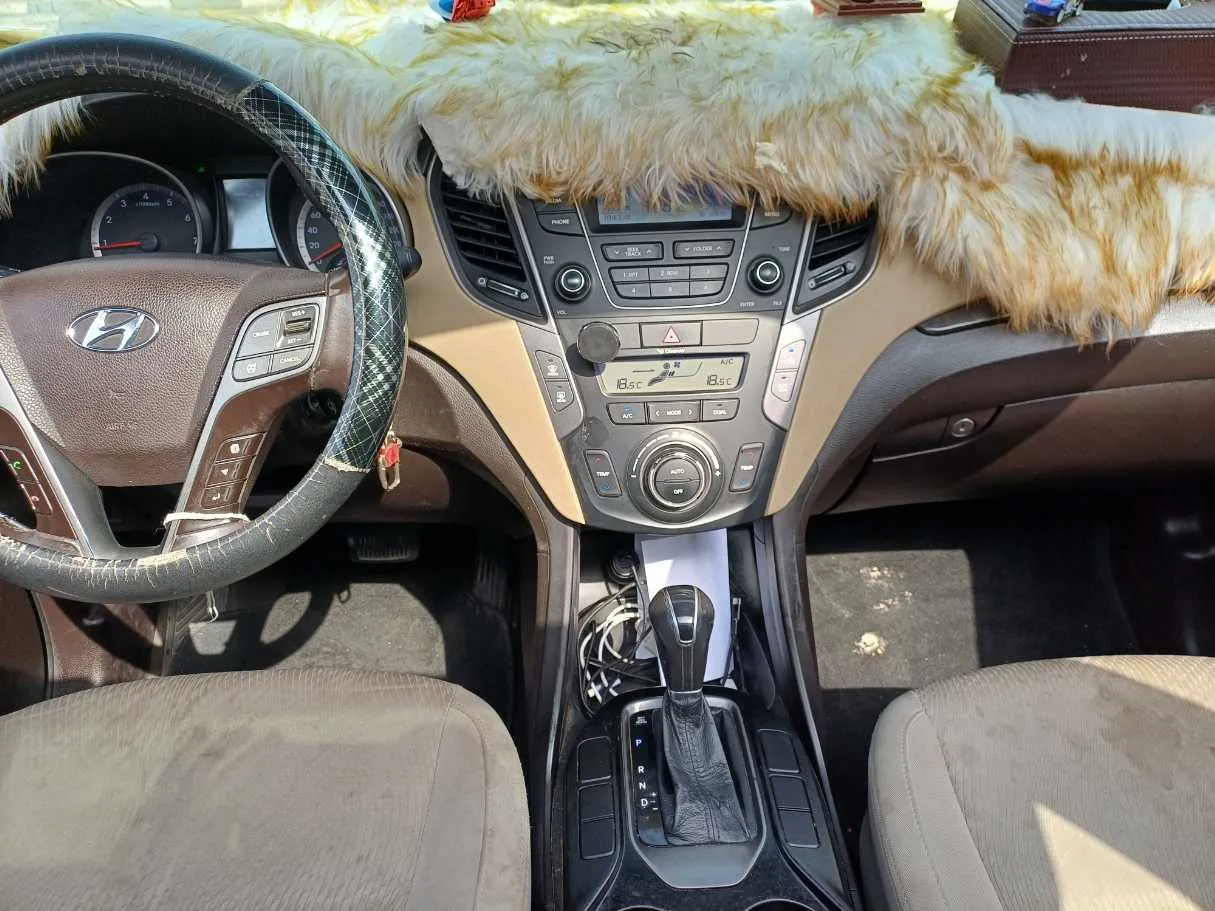 Car image 16
