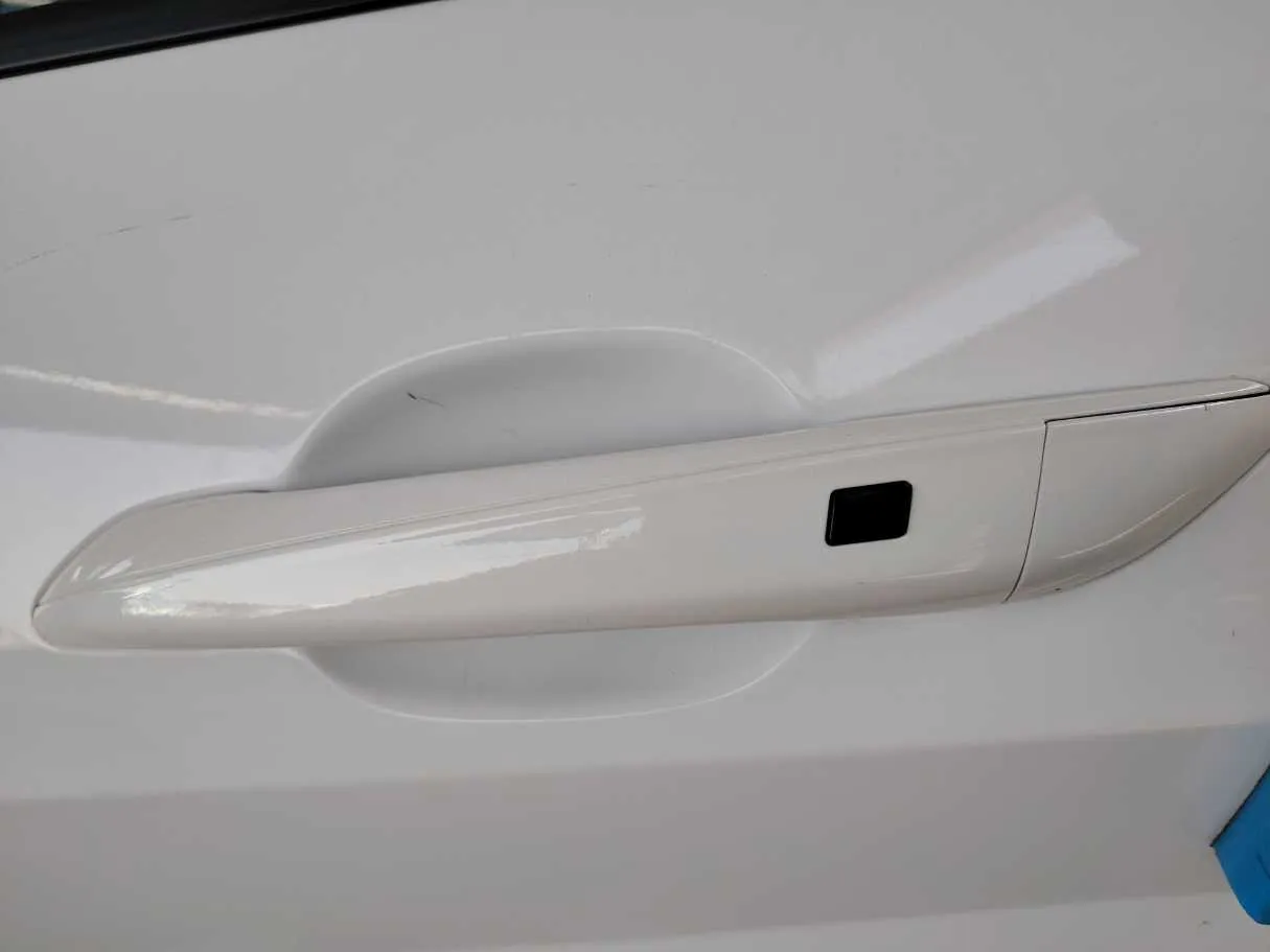 Car image 27