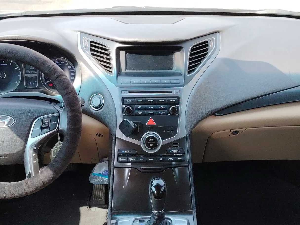Car image 20