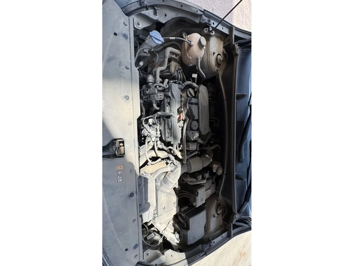 Car image 28