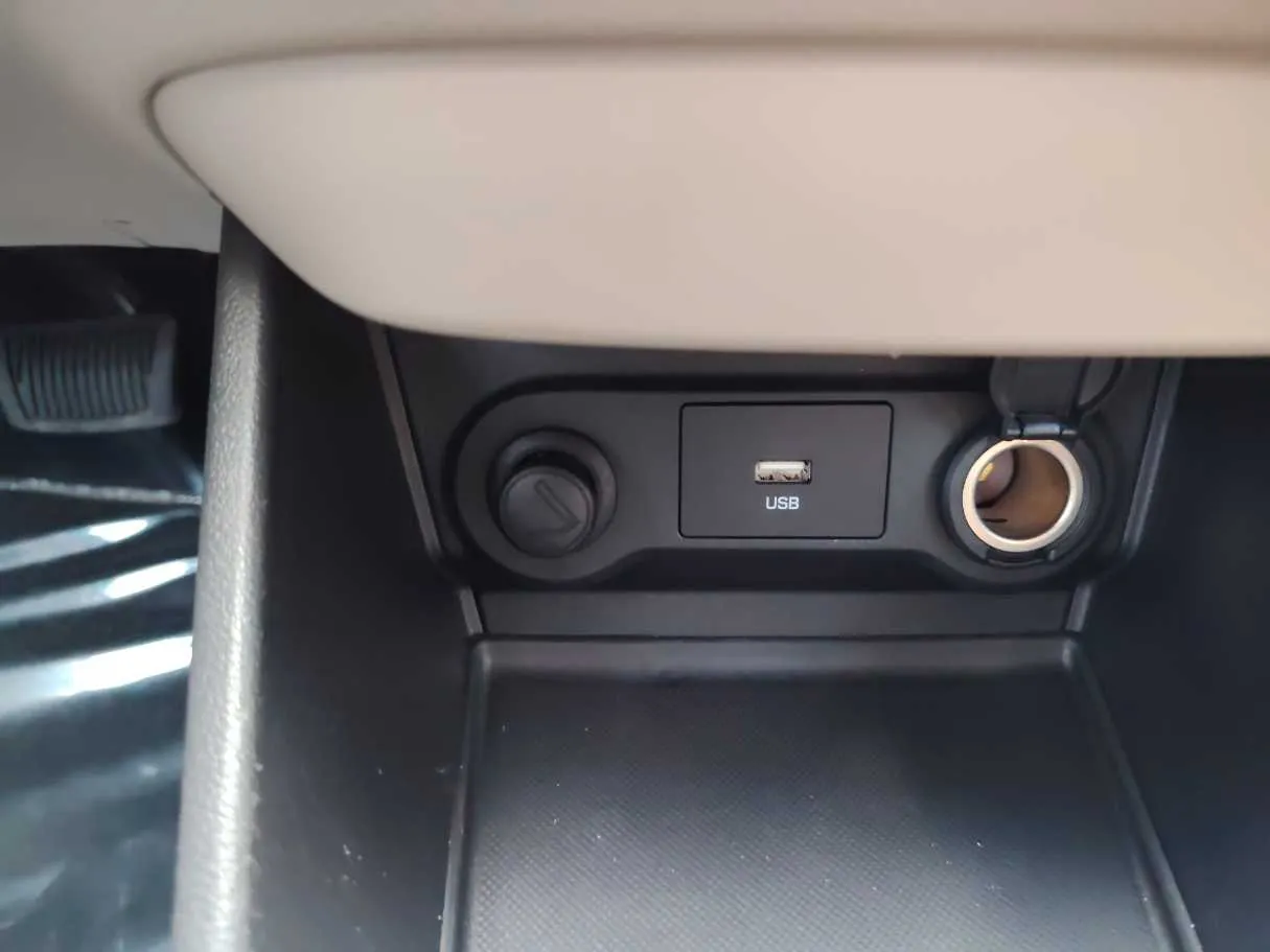 Car image 28