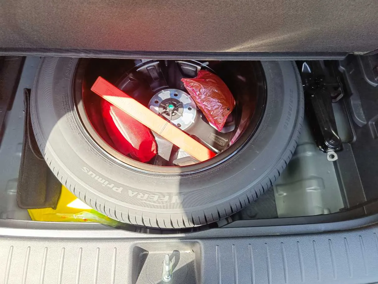 Car image 39